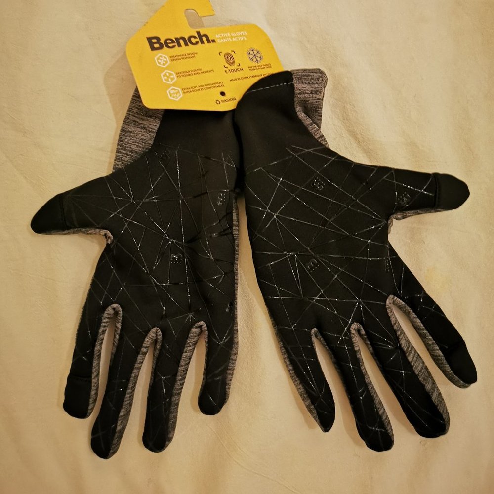 NWT Bench grey black thermal active driving gloves